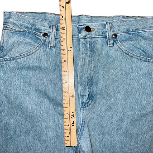 Light Blue Men's Wranglers size 33x 32 - Picture 6 of 7
